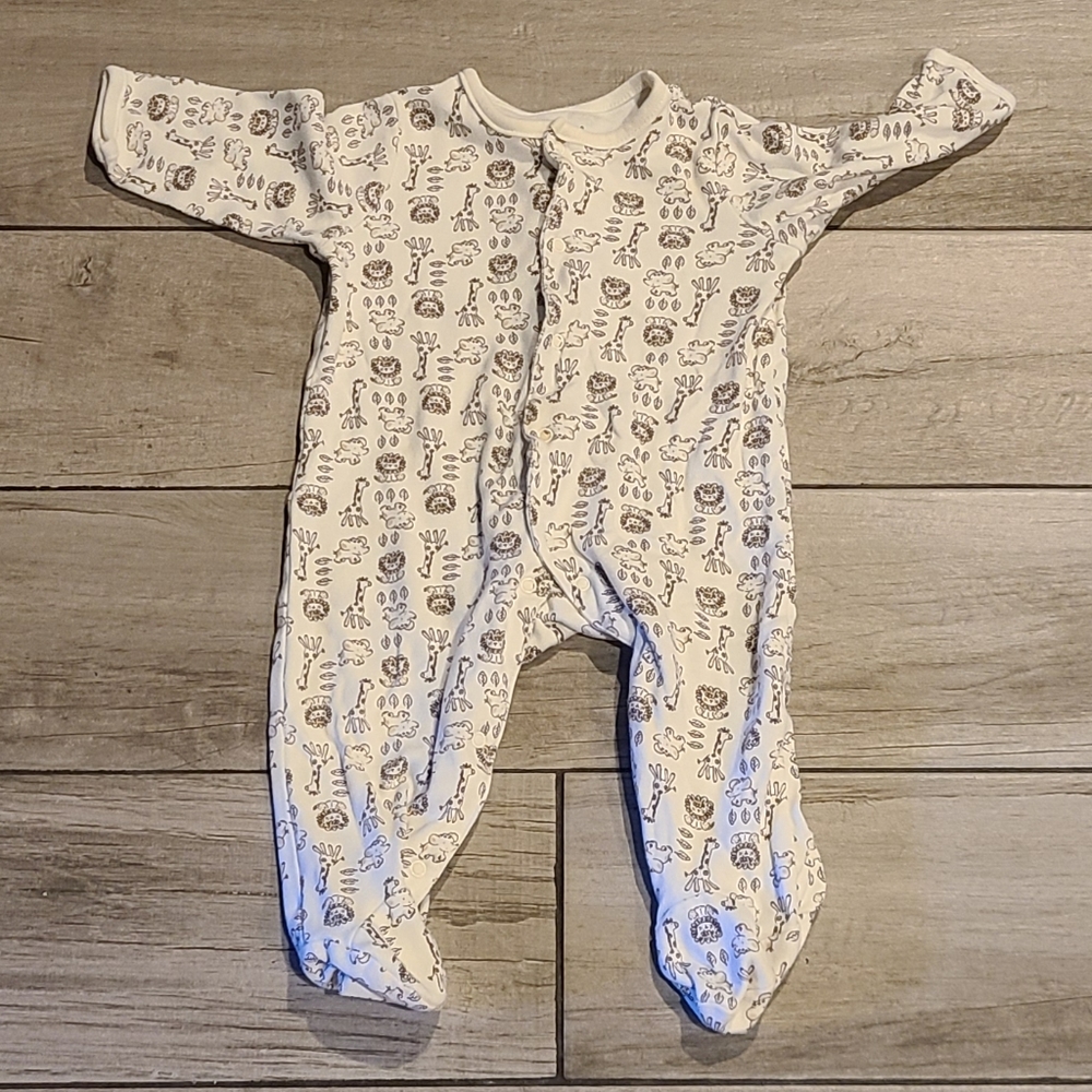 🍁 Little Me safari animal print sleeper🍉